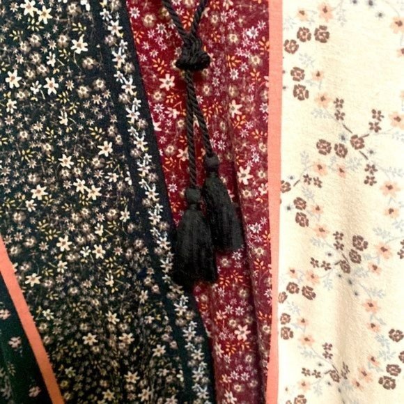 Maurices Black Floral Patch work Lace Back Flowy Detail Scooped Neck Dressy Tank - Picture 4 of 9